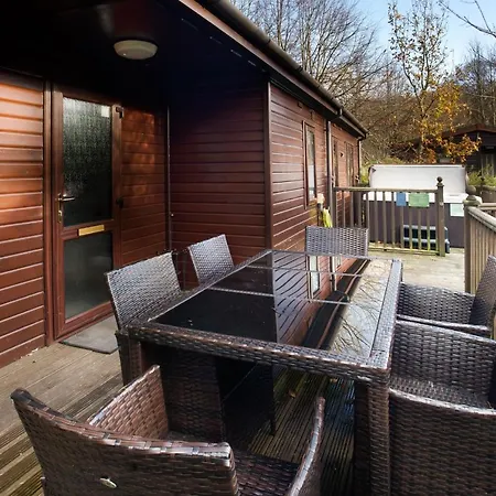 12 Grasmere - With Hot Tub *