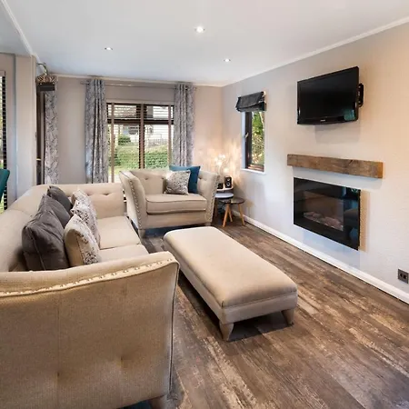 12 Grasmere - With Hot Tub *
